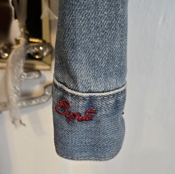 Espirit light wash jean jacket - Picture 8 of 10